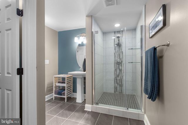 400 GENTLE BREEZE CIR, Fredericksburg, VA 22406