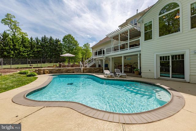 400 GENTLE BREEZE CIR, Fredericksburg, VA 22406