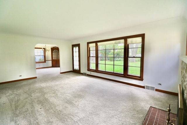 1111 S Washington Avenue, Park Ridge, IL 60068