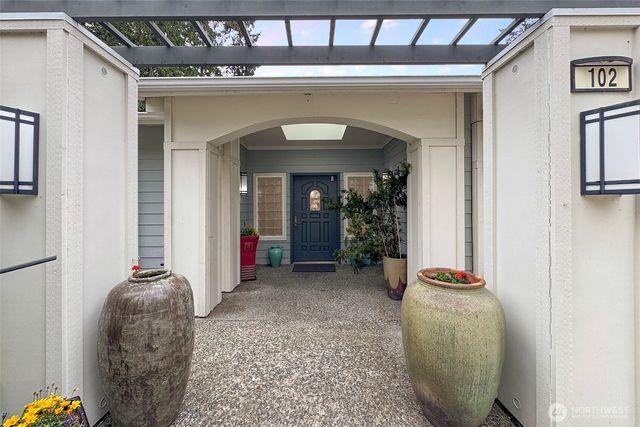 102 Sunset Place, Sequim, WA 98382