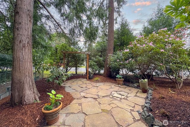 102 Sunset Place, Sequim, WA 98382