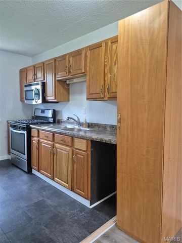 2920 Pershing Boulevard, Granite City, IL 62040