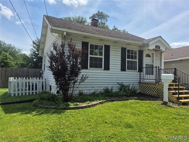 2920 Pershing Boulevard, Granite City, IL 62040
