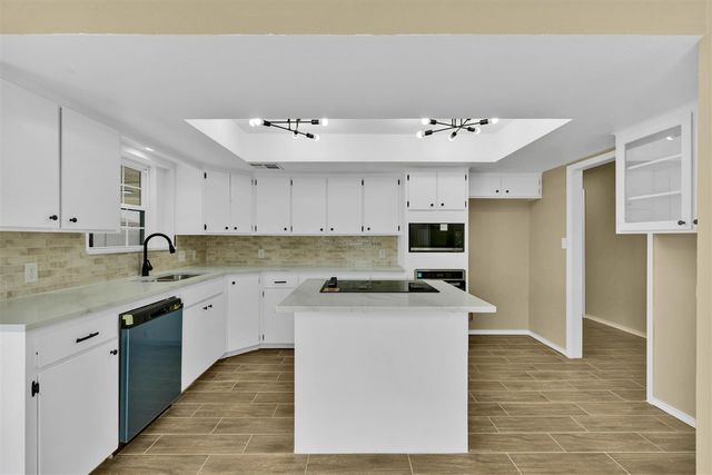 1102 NW 73rd St, Lawton, OK 73505