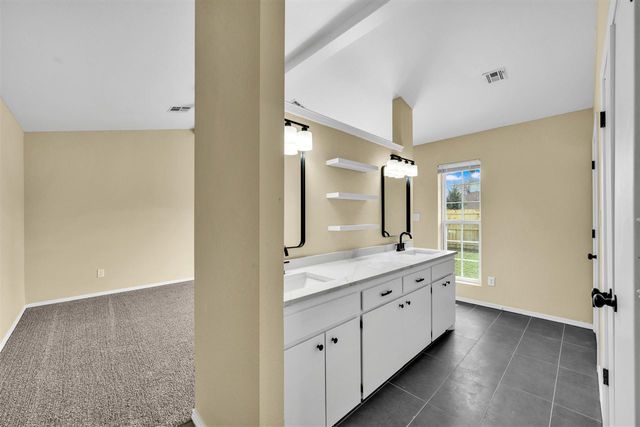 1102 NW 73rd St, Lawton, OK 73505