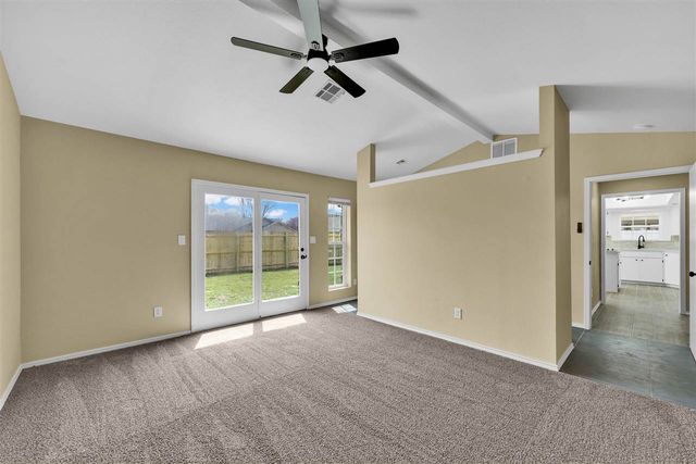 1102 NW 73rd St, Lawton, OK 73505