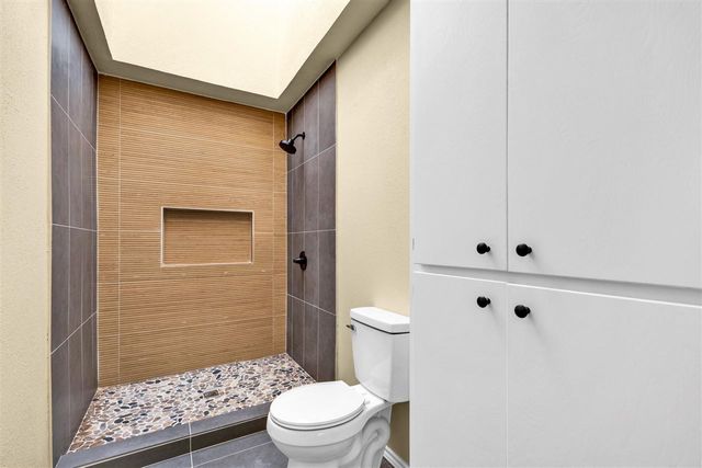 1102 NW 73rd St, Lawton, OK 73505