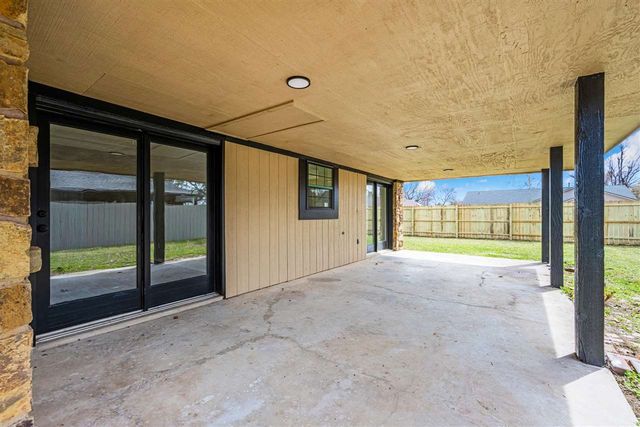 1102 NW 73rd St, Lawton, OK 73505