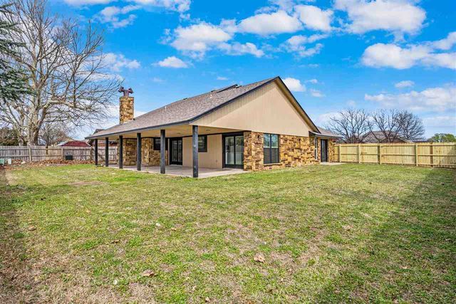 1102 NW 73rd St, Lawton, OK 73505