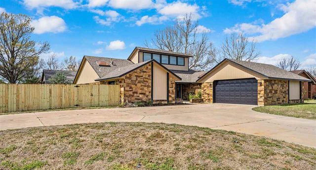 1102 NW 73rd St, Lawton, OK 73505