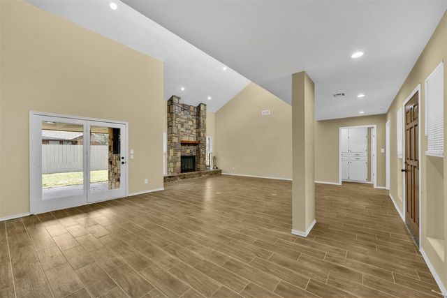 1102 NW 73rd St, Lawton, OK 73505