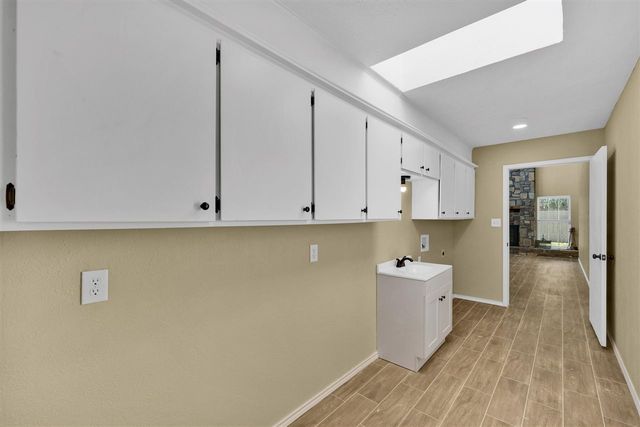 1102 NW 73rd St, Lawton, OK 73505