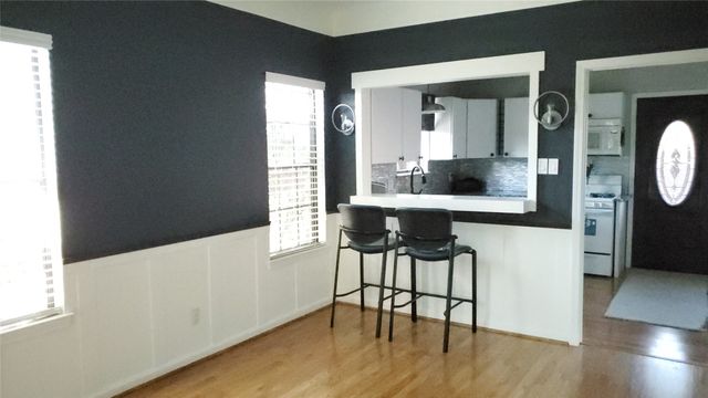 2027 Parkside Court, Grapevine, TX 76051
