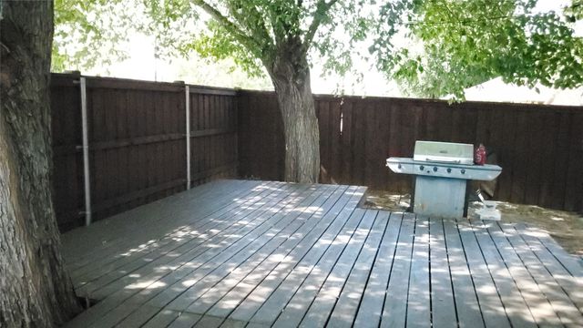 2027 Parkside Court, Grapevine, TX 76051