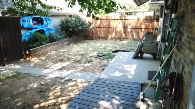 2027 Parkside Court, Grapevine, TX 76051