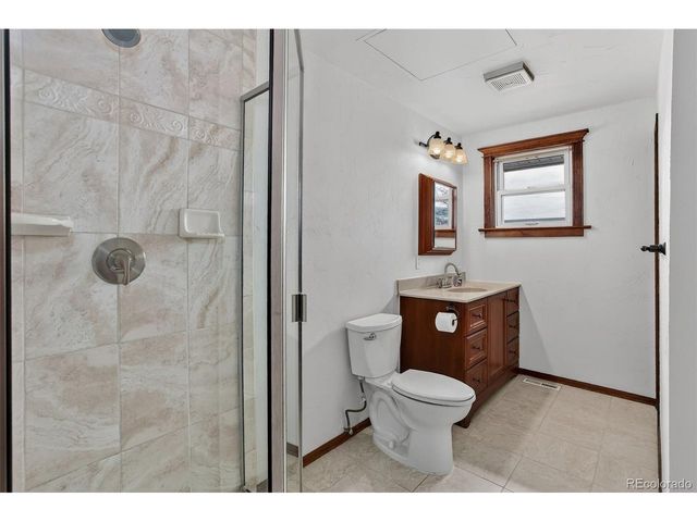 6170 Oneida St, Commerce City, CO 80022