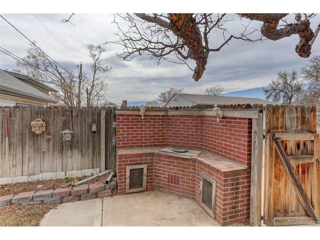 6170 Oneida St, Commerce City, CO 80022