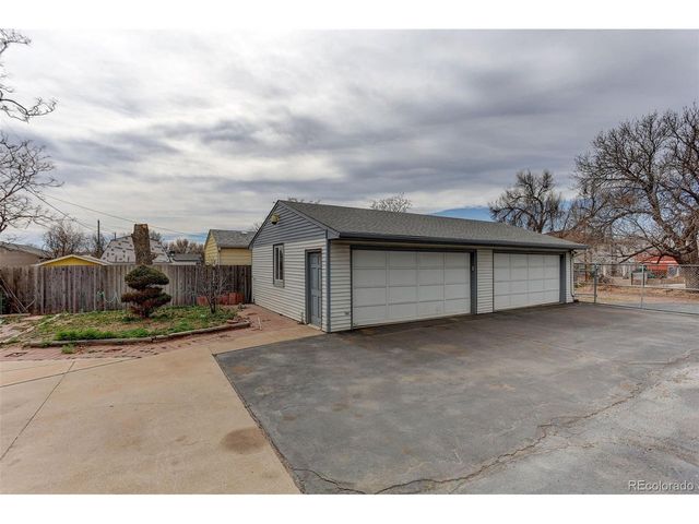 6170 Oneida St, Commerce City, CO 80022