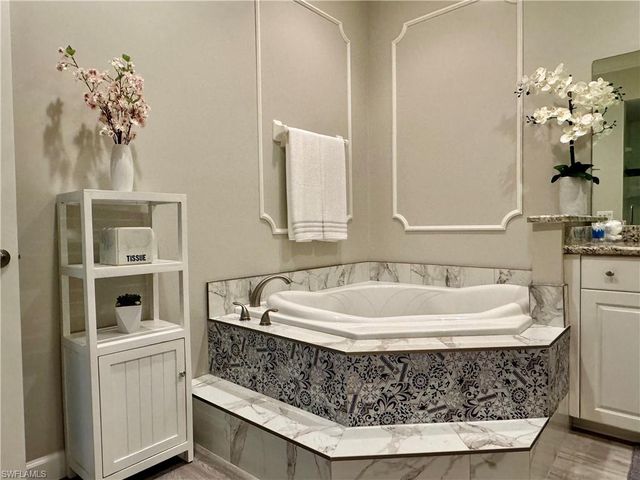 1061 Egrets Walk CIR 201, Naples, FL 34108