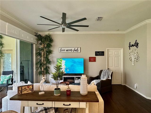 1061 Egrets Walk CIR 201, Naples, FL 34108