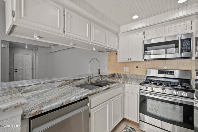 43334 W 32nd Street Unit 34, Lancaster, CA 93536