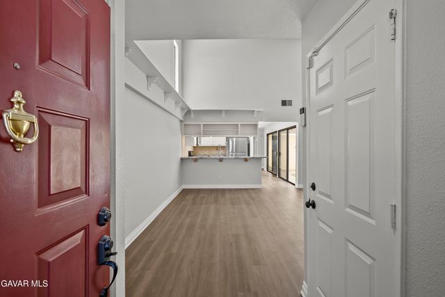 43334 W 32nd Street Unit 34, Lancaster, CA 93536