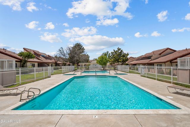 43334 W 32nd Street Unit 34, Lancaster, CA 93536