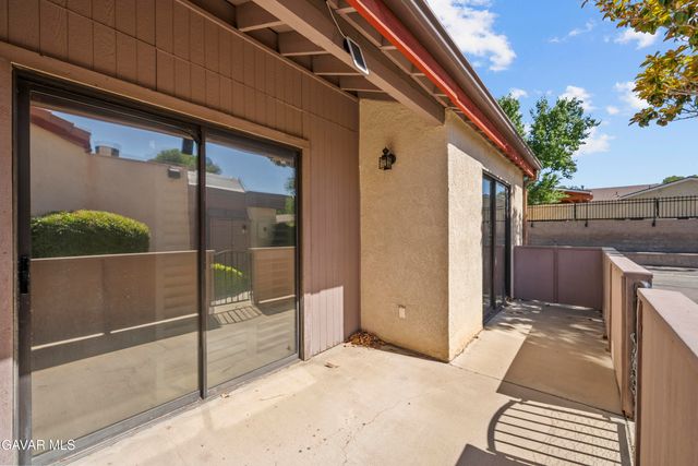 43334 W 32nd Street Unit 34, Lancaster, CA 93536
