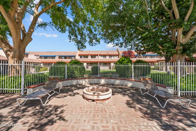 43334 W 32nd Street Unit 34, Lancaster, CA 93536
