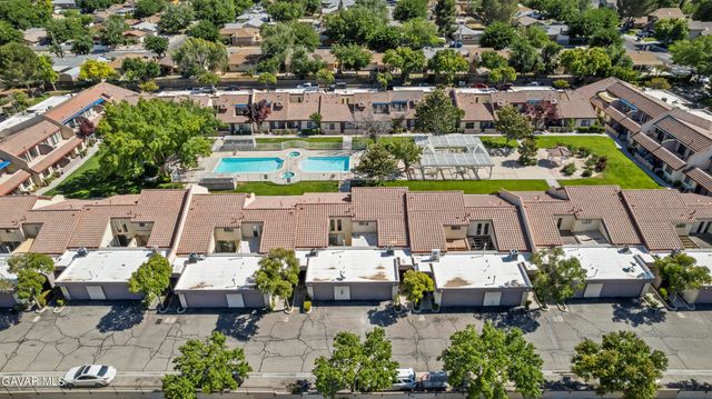43334 W 32nd Street Unit 34, Lancaster, CA 93536