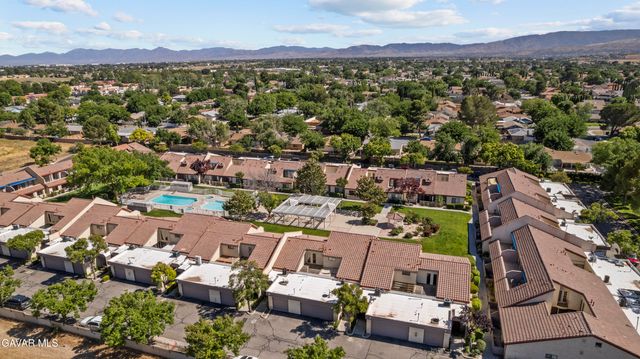 43334 W 32nd Street Unit 34, Lancaster, CA 93536