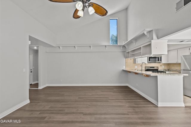 43334 W 32nd Street Unit 34, Lancaster, CA 93536