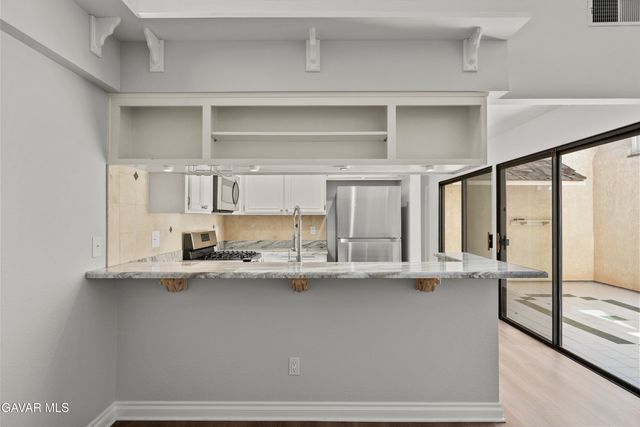 43334 W 32nd Street Unit 34, Lancaster, CA 93536