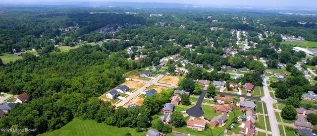 8207 Roseborough Rd, Louisville, KY 40228