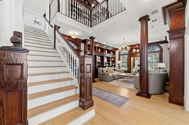 18 Dappled Sun Place, The Woodlands, TX 77381