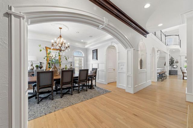 18 Dappled Sun Place, The Woodlands, TX 77381