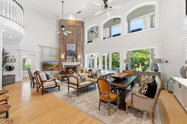 18 Dappled Sun Place, The Woodlands, TX 77381