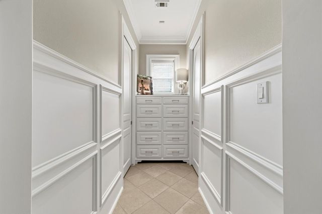 18 Dappled Sun Place, The Woodlands, TX 77381