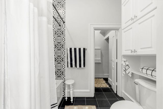 18 Dappled Sun Place, The Woodlands, TX 77381