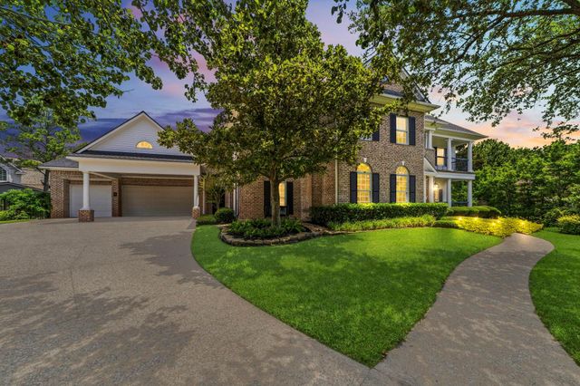 18 Dappled Sun Place, The Woodlands, TX 77381