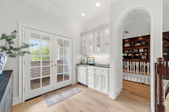 18 Dappled Sun Place, The Woodlands, TX 77381