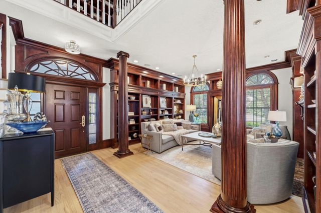 18 Dappled Sun Place, The Woodlands, TX 77381