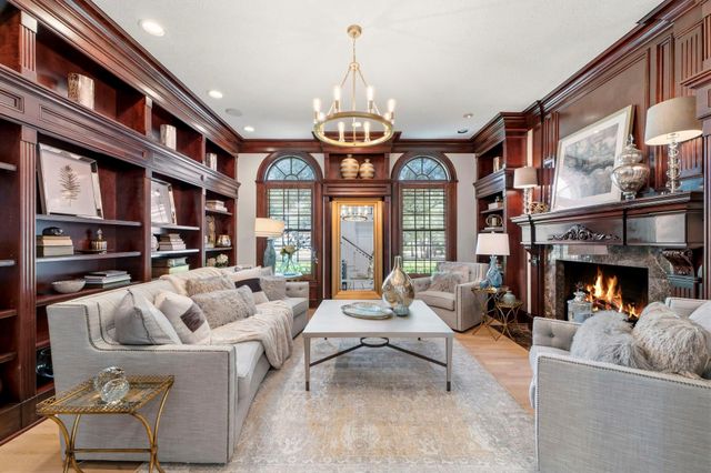 18 Dappled Sun Place, The Woodlands, TX 77381