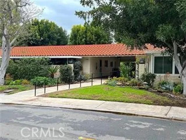 3306 Via Carrizo B, Laguna Woods, CA 92637