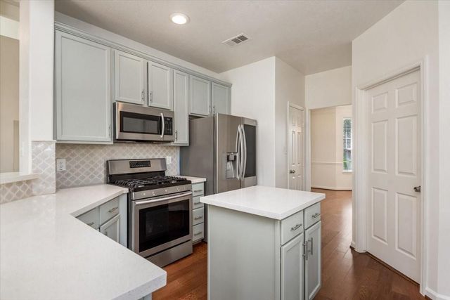 10230 Wildwood Park Lane, Houston, TX 77070