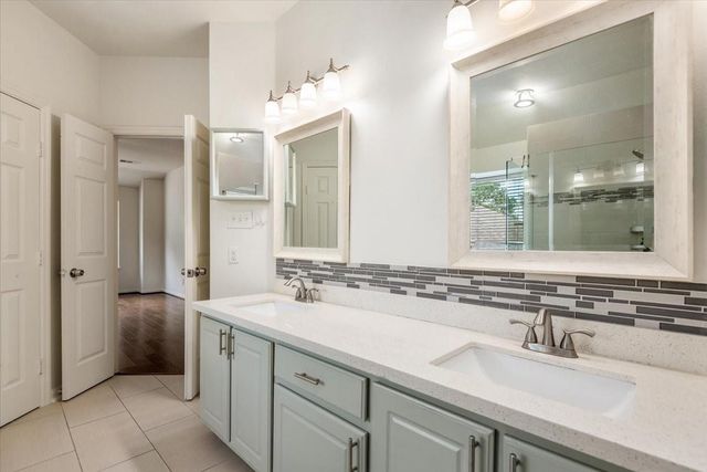 10230 Wildwood Park Lane, Houston, TX 77070