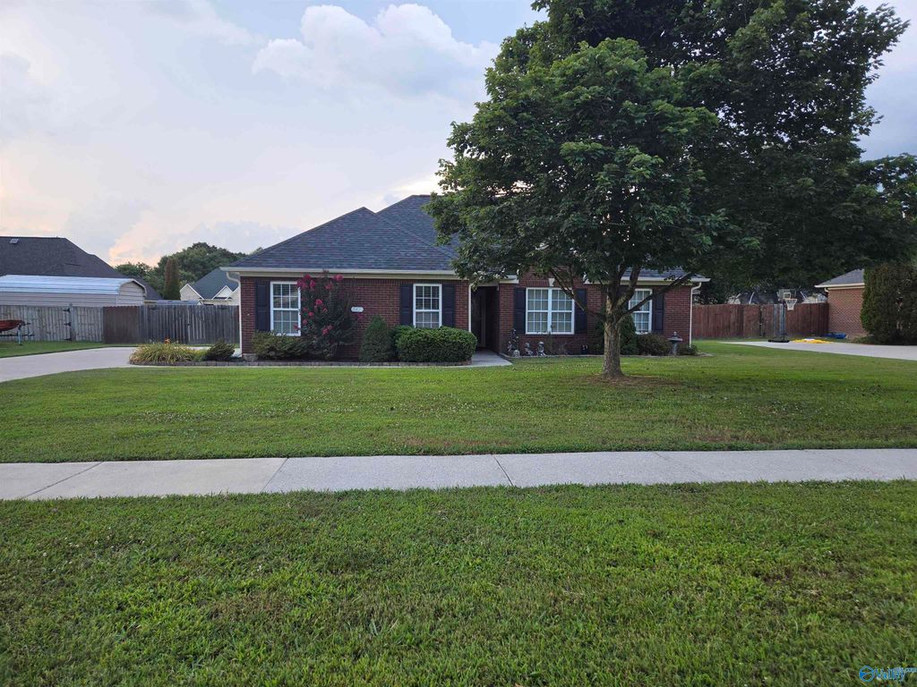 547 Wilson Mann Road, Owens Cross Roads, AL 35763