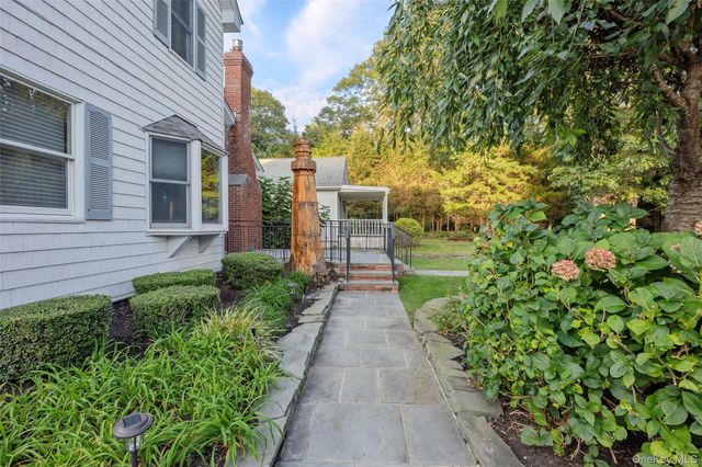 54 Breezy Point Road, Wading River, NY 11792