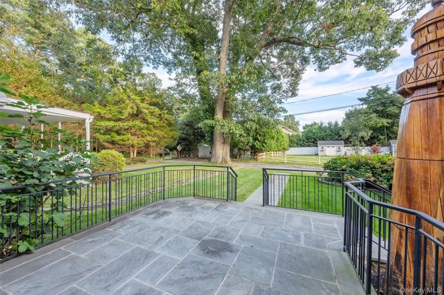 54 Breezy Point Road, Wading River, NY 11792