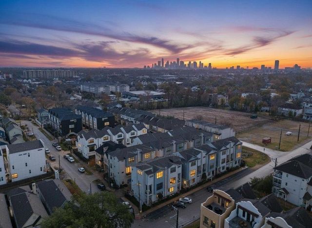 1514 Beall, Houston, TX 77008